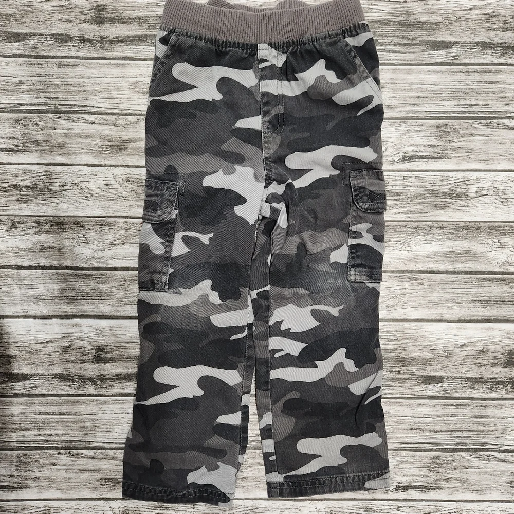 Childrens place 2 pair of pull on cargo pants